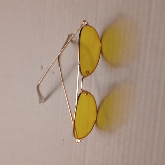 $4 Add-on Yellow Lenses Sunglasses - Picture 4 of 6